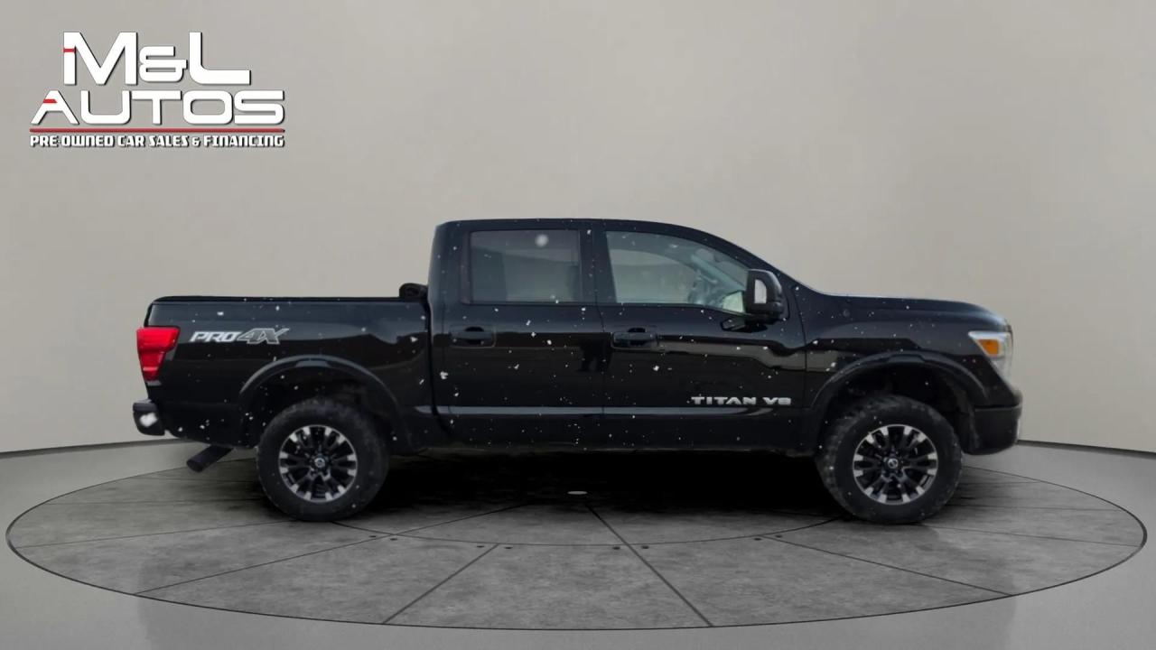 2018 Nissan Titan 4X4 CREW CAB PRO-4X Photo3