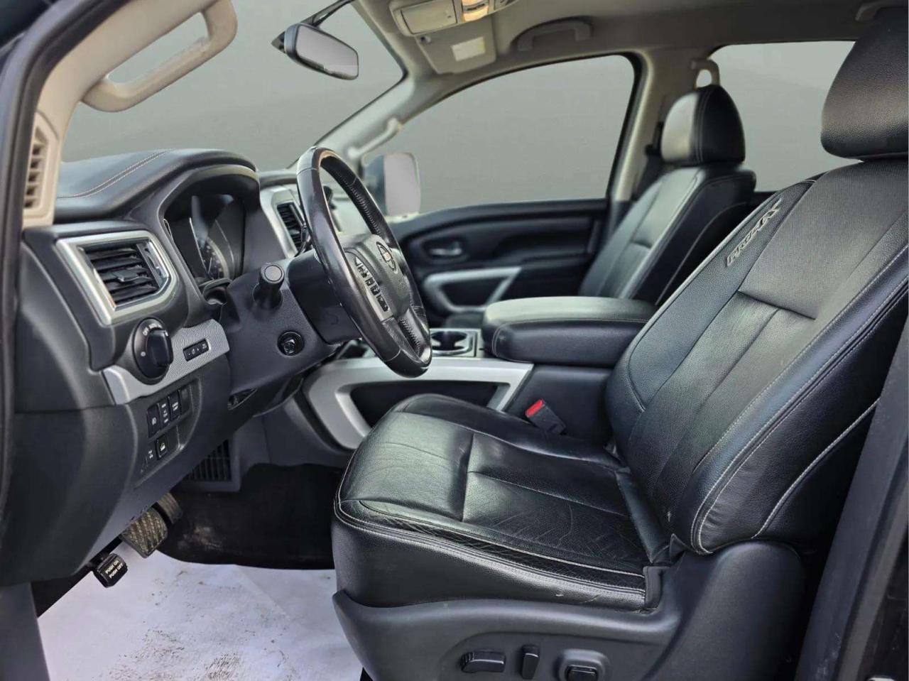 2018 Nissan Titan 4X4 CREW CAB PRO-4X - Photo #10