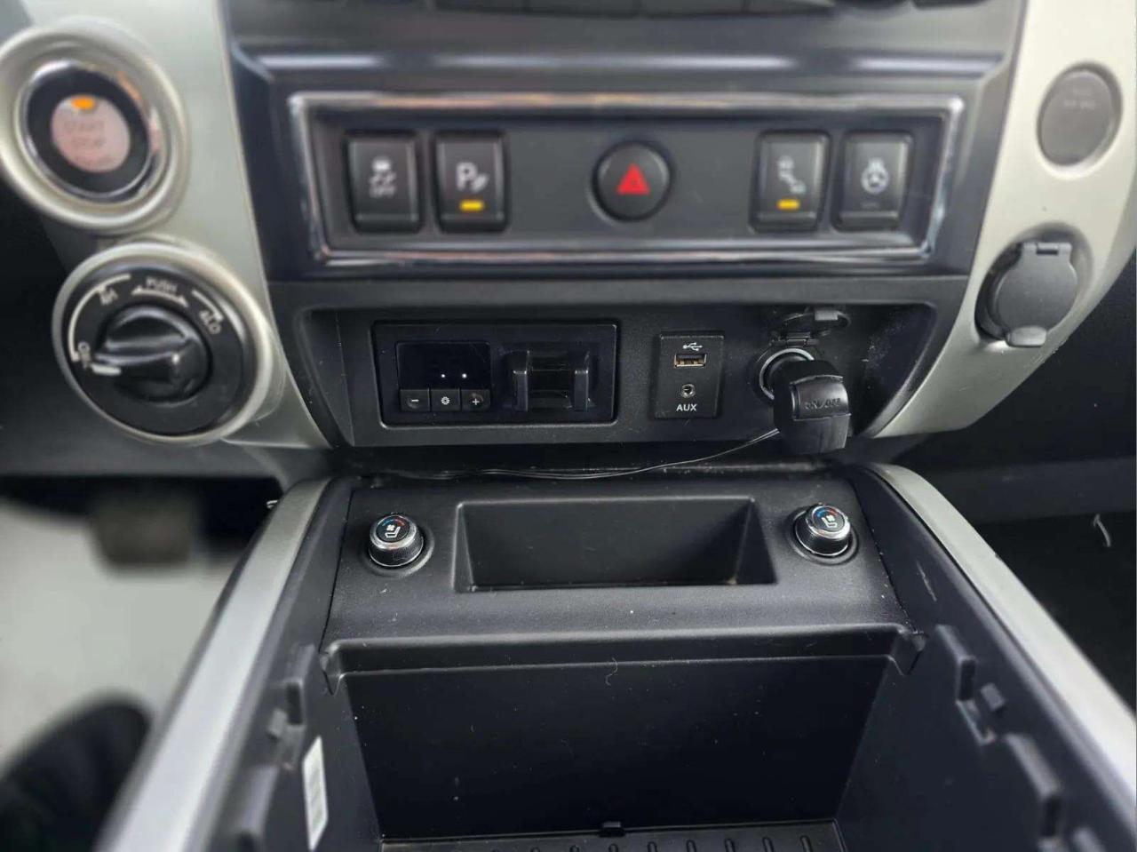 2018 Nissan Titan 4X4 CREW CAB PRO-4X - Photo #17