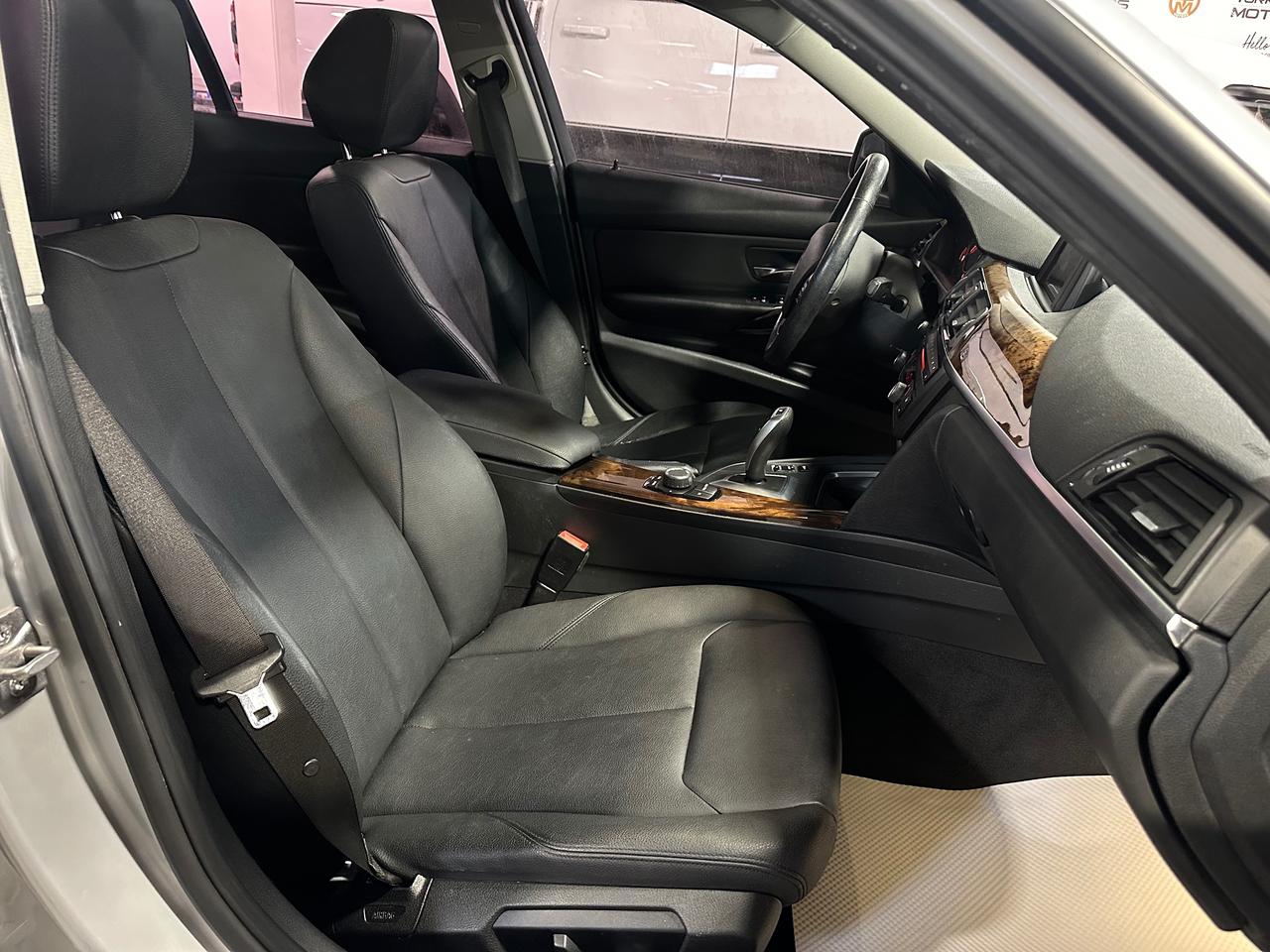 2013 BMW 3 Series 328i xDrive | SUNROOF | HEATED SEATS | BLUETOTH Photo