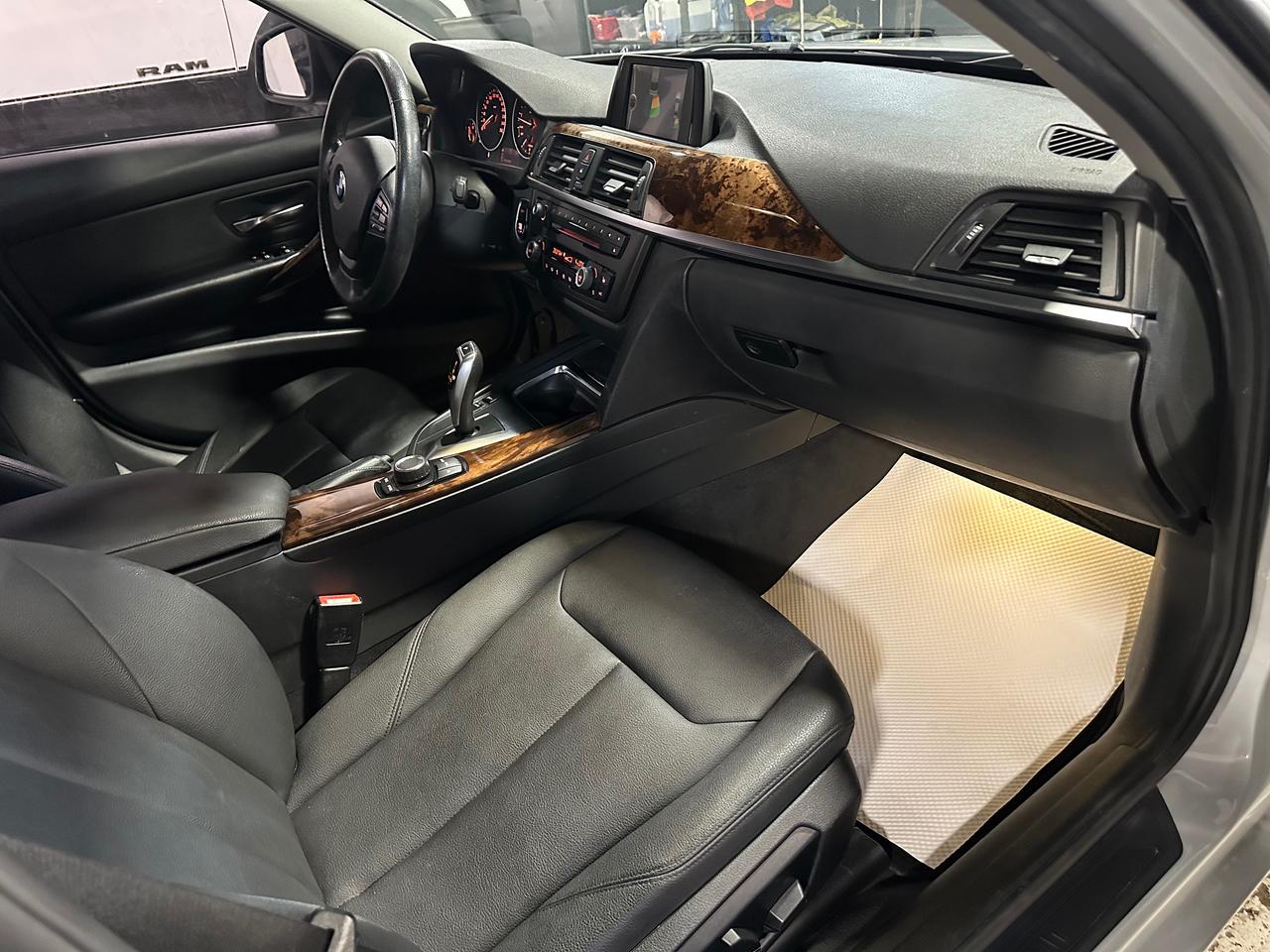 2013 BMW 3 Series 328i xDrive | SUNROOF | HEATED SEATS | BLUETOTH Photo