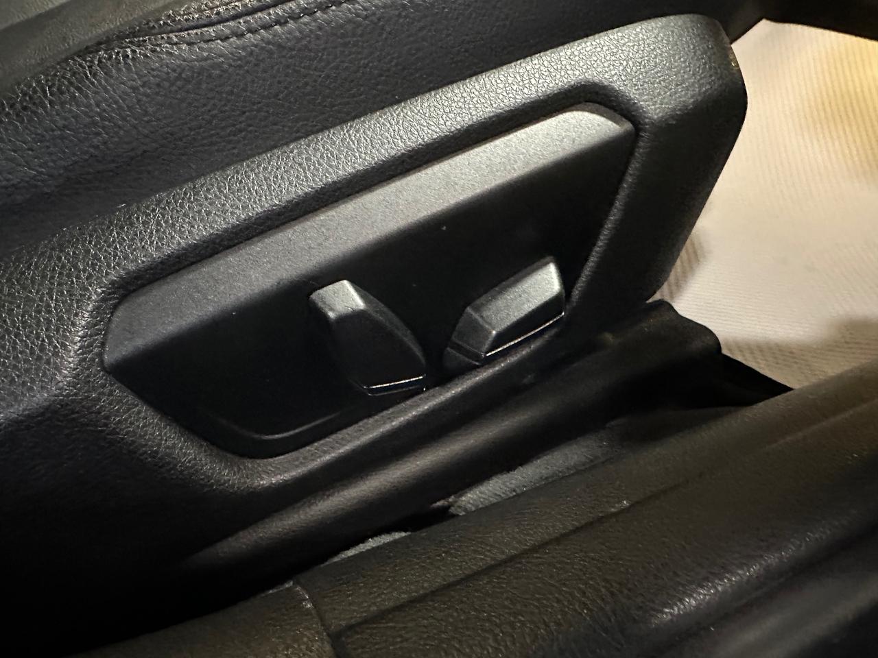 2013 BMW 3 Series 328i xDrive | SUNROOF | HEATED SEATS | BLUETOTH Photo