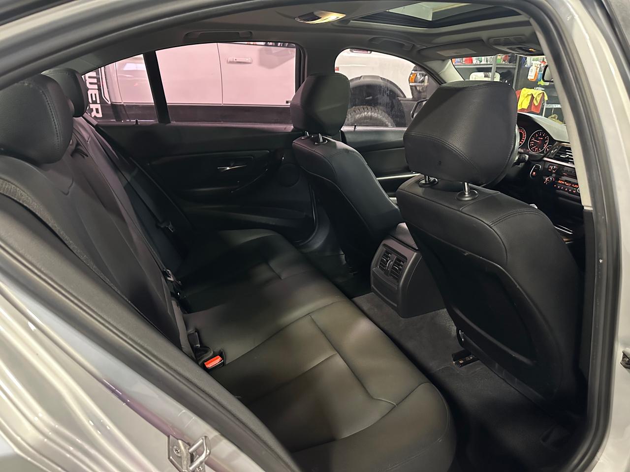 2013 BMW 3 Series 328i xDrive | SUNROOF | HEATED SEATS | BLUETOTH - Photo #10