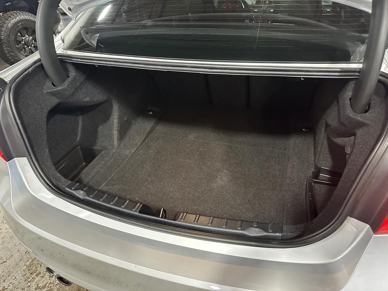 2013 BMW 3 Series 328i xDrive | SUNROOF | HEATED SEATS | BLUETOTH - Photo #15