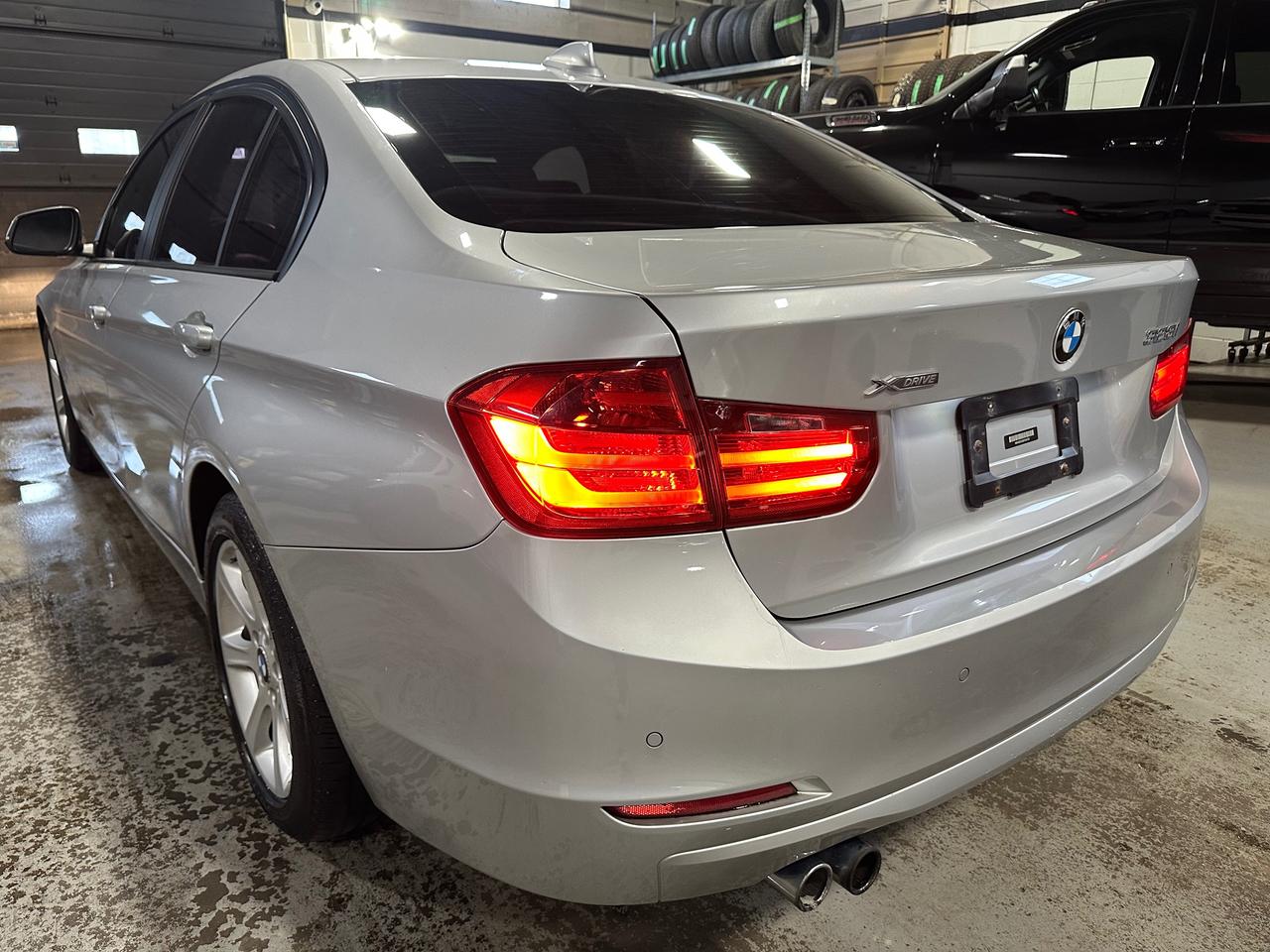 2013 BMW 3 Series 328i xDrive | SUNROOF | HEATED SEATS | BLUETOTH Photo
