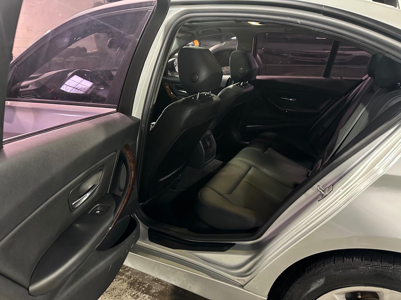 2013 BMW 3 Series 328i xDrive | SUNROOF | HEATED SEATS | BLUETOTH Photo