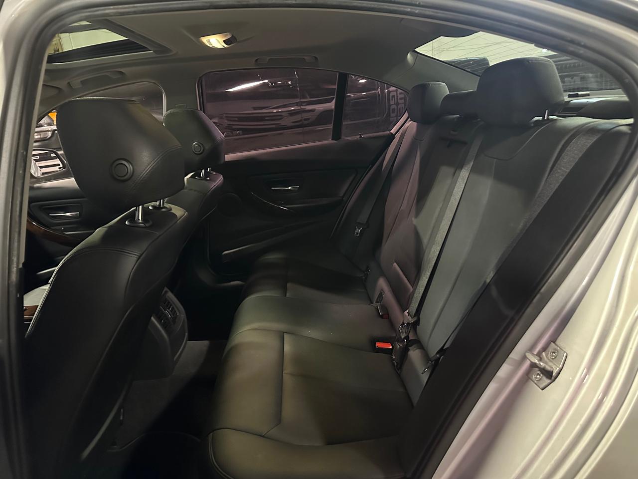 2013 BMW 3 Series 328i xDrive | SUNROOF | HEATED SEATS | BLUETOTH - Photo #18