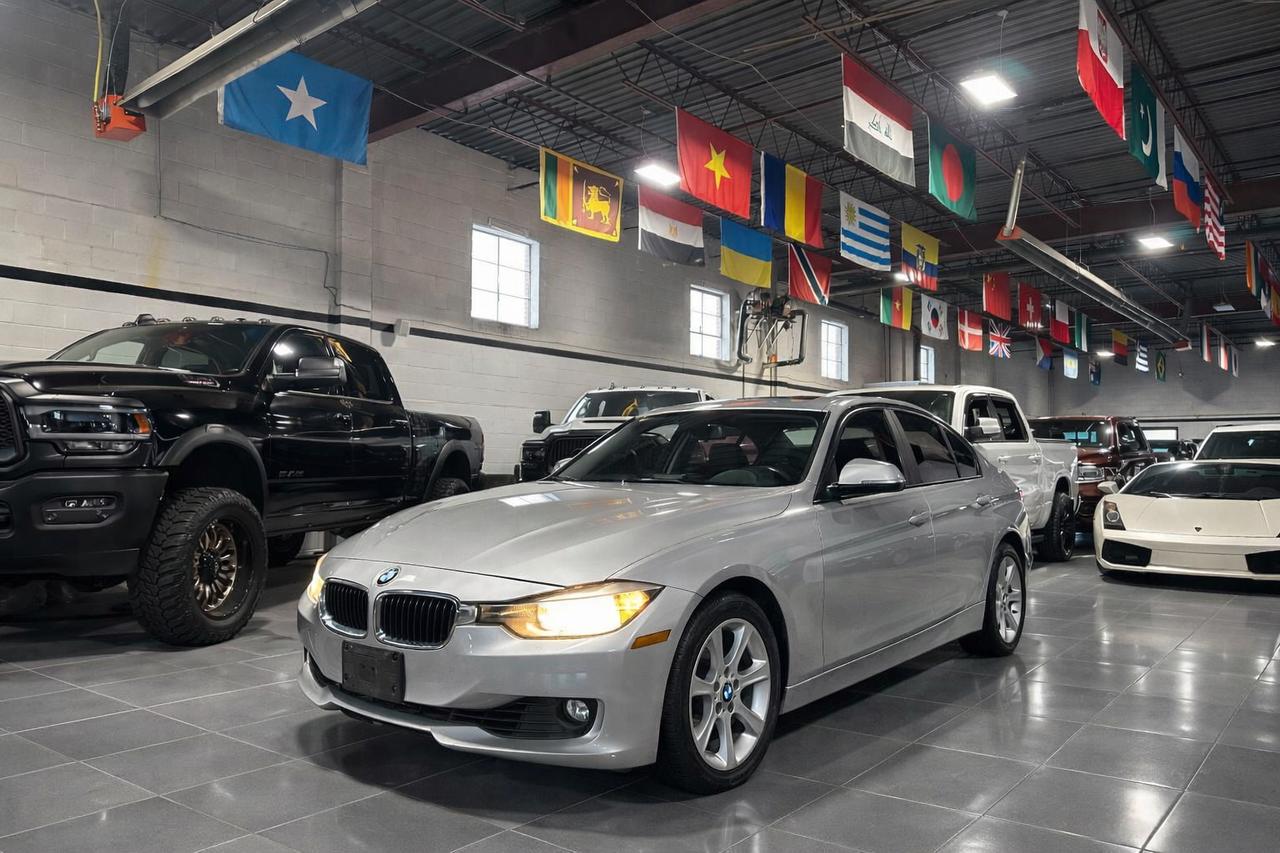 2013 BMW 3 Series 328i xDrive | SUNROOF | HEATED SEATS | BLUETOTH - Photo #1