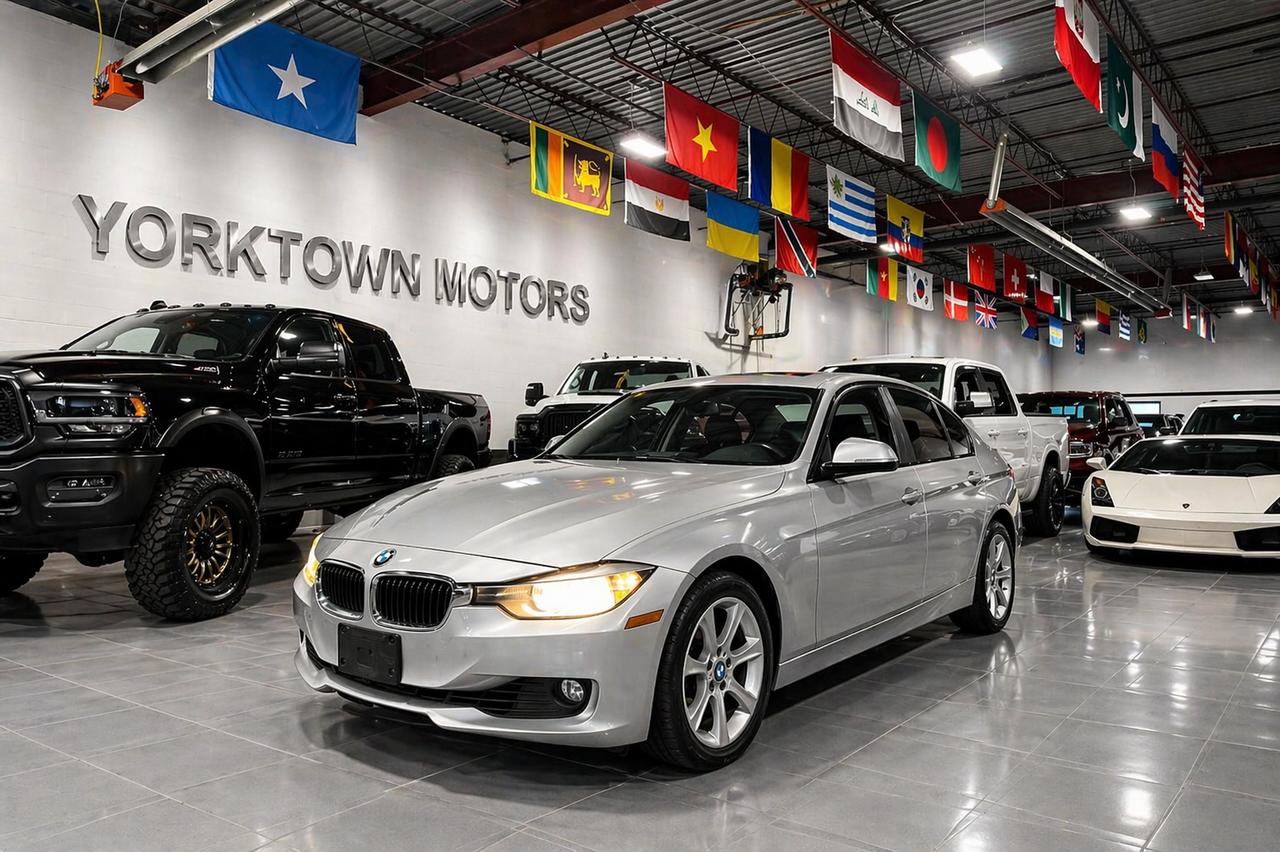 2013 BMW 3 Series 328i xDrive | SUNROOF | HEATED SEATS | BLUETOTH - Photo #1