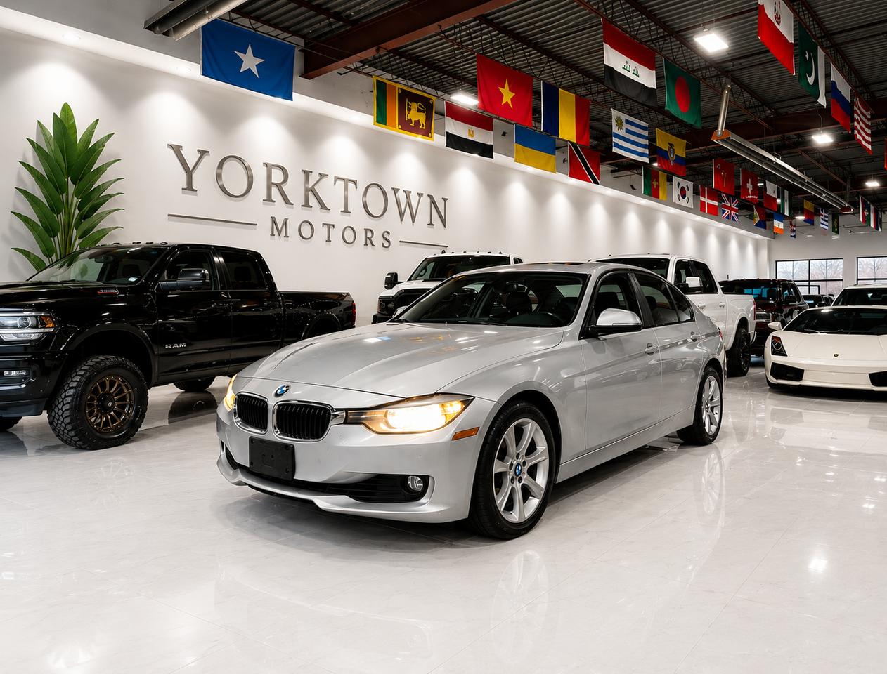 2013 BMW 3 Series 328i xDrive | SUNROOF | HEATED SEATS | BLUETOTH - Photo #1