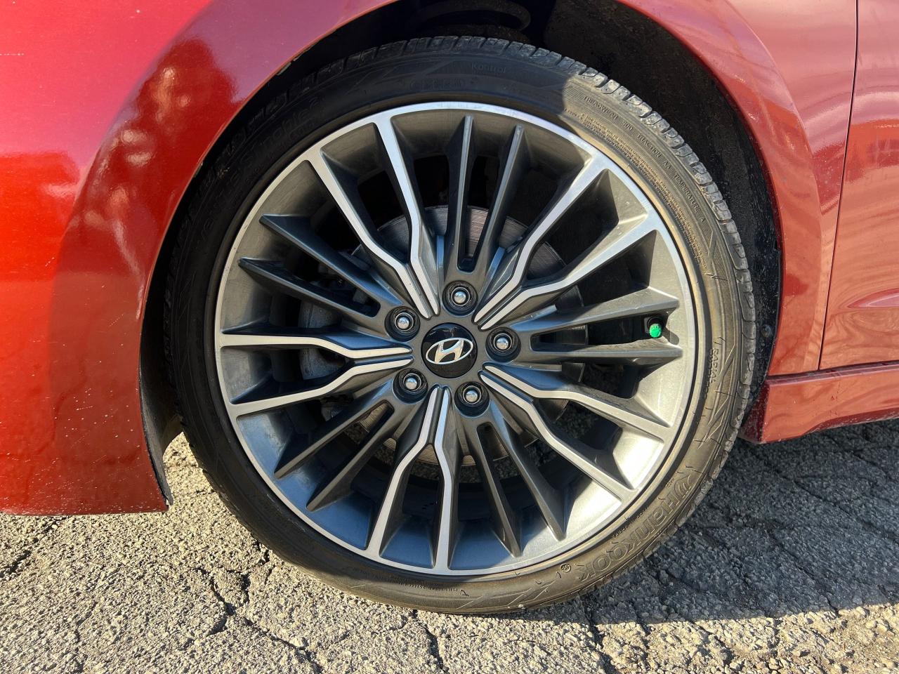 2017 Hyundai Elantra Sport Tech NO ACCIDENTS HEATED SEATS & STEERING Photo