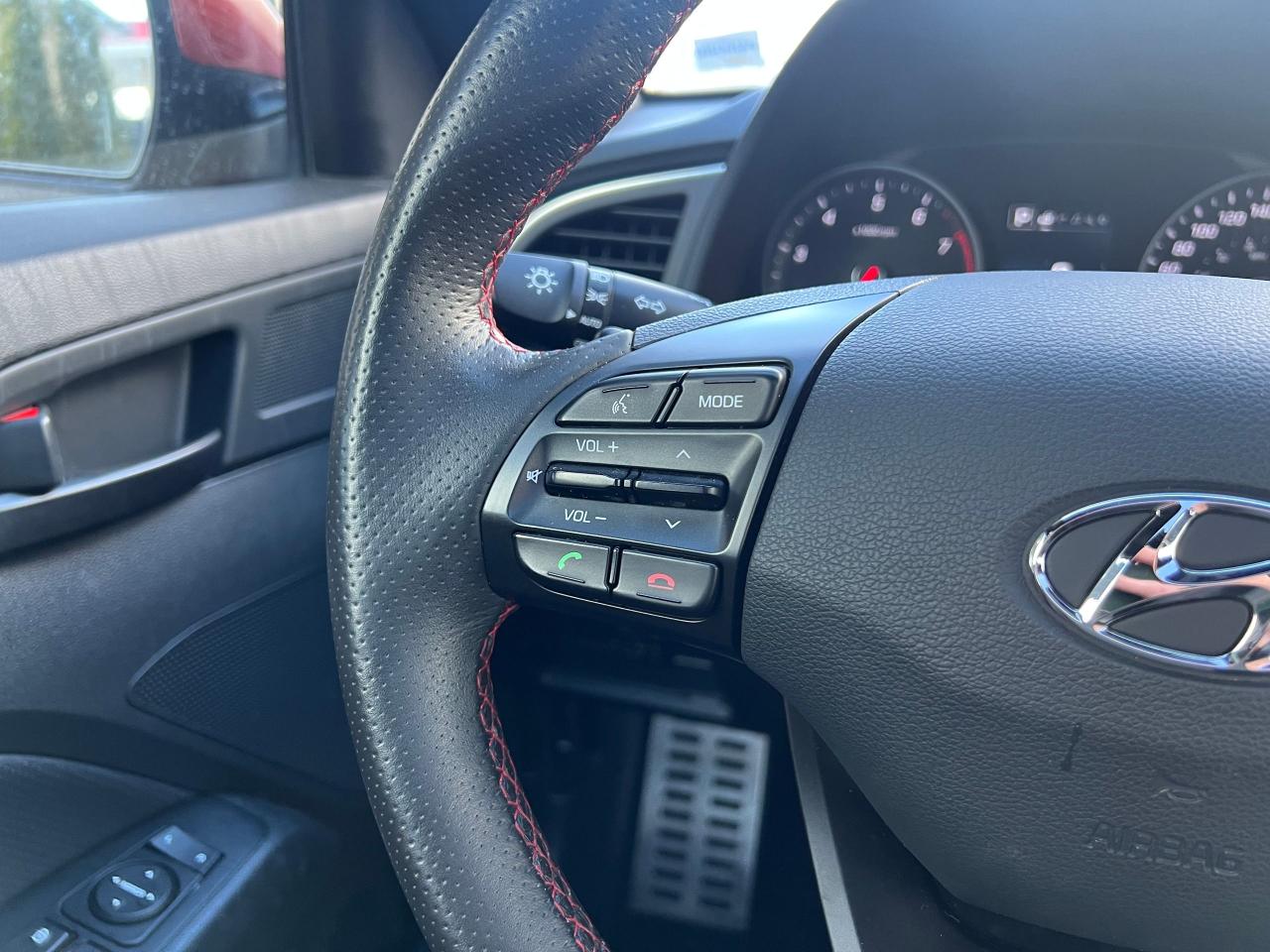 2017 Hyundai Elantra Sport Tech NO ACCIDENTS HEATED SEATS & STEERING Photo