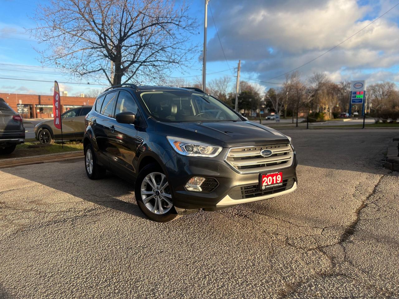 2019 Ford Escape SEL 4WD NO ACCIDENTS HEATED SEATS APPLE CARPLAY Photo3