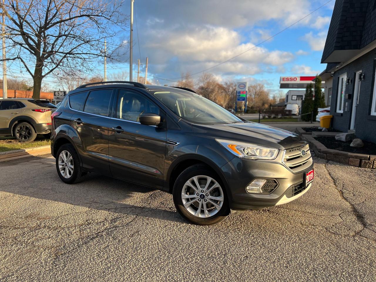 2019 Ford Escape SEL 4WD NO ACCIDENTS HEATED SEATS APPLE CARPLAY Photo
