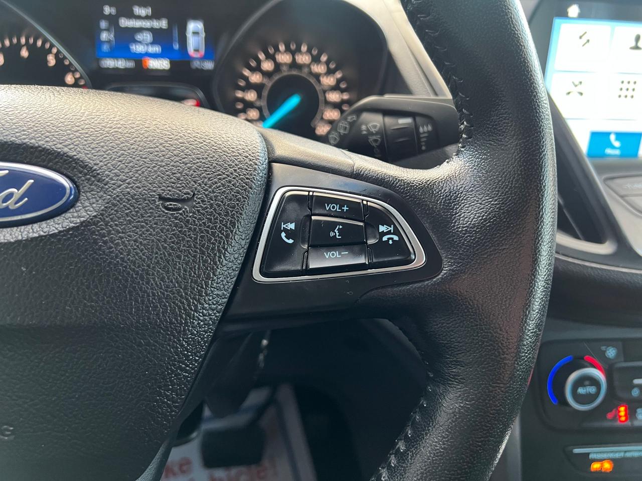 2019 Ford Escape SEL 4WD NO ACCIDENTS HEATED SEATS APPLE CARPLAY Photo