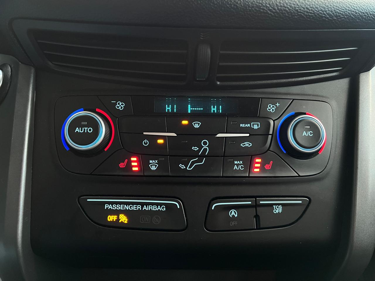 2019 Ford Escape SEL 4WD NO ACCIDENTS HEATED SEATS APPLE CARPLAY Photo