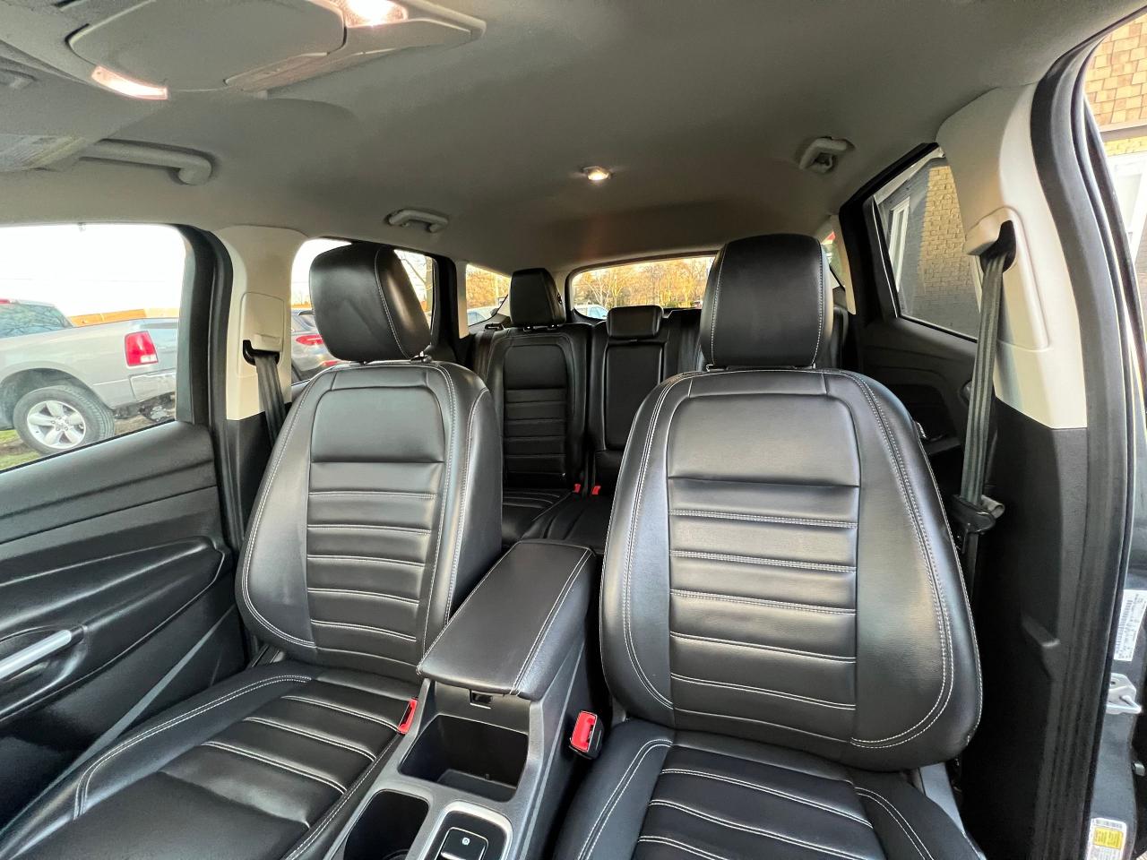 2019 Ford Escape SEL 4WD NO ACCIDENTS HEATED SEATS APPLE CARPLAY Photo