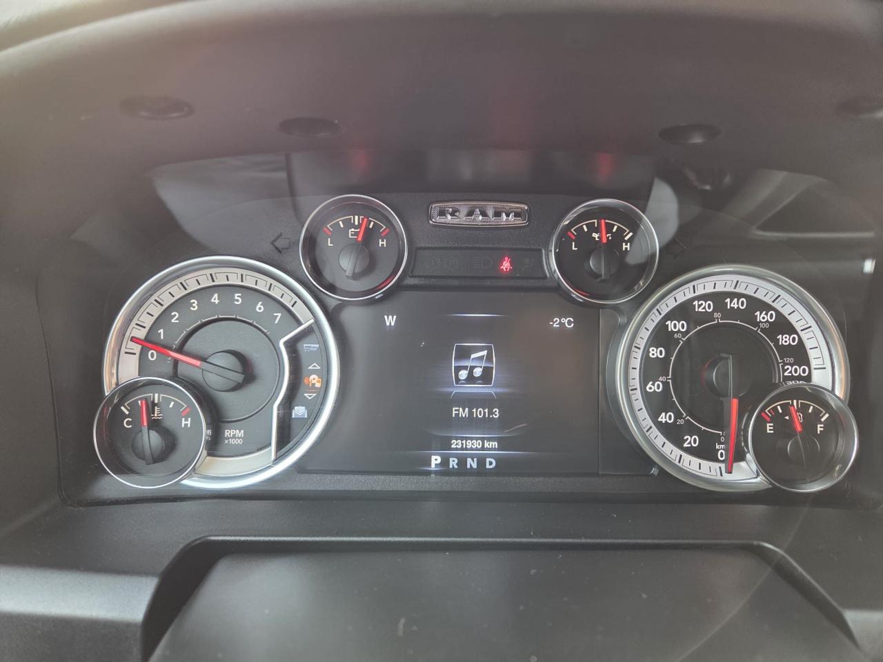 2019 RAM 1500 Classic WARLOCK, BLACK WHEELS, CREW, SCREEN, CERTIFIED - Photo #13