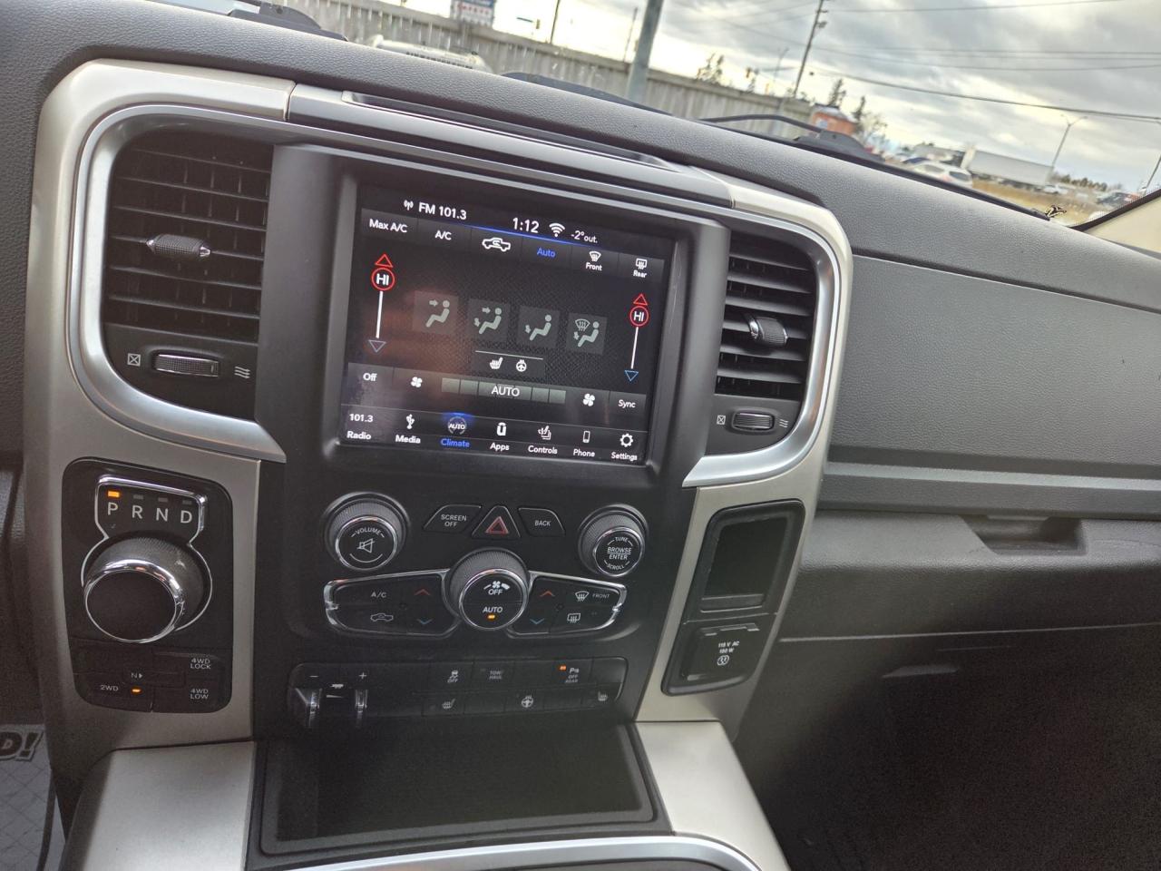 2019 RAM 1500 Classic WARLOCK, BLACK WHEELS, CREW, SCREEN, CERTIFIED - Photo #11