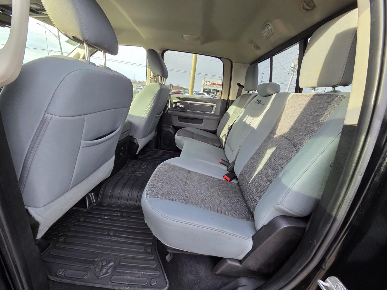 2019 RAM 1500 Classic WARLOCK, BLACK WHEELS, CREW, SCREEN, CERTIFIED - Photo #12