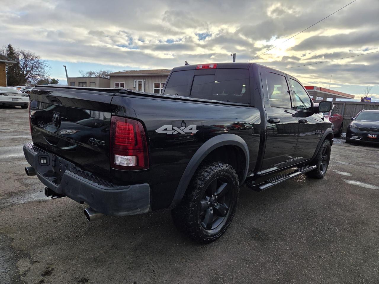 2019 RAM 1500 Classic WARLOCK, BLACK WHEELS, CREW, SCREEN, CERTIFIED - Photo #5
