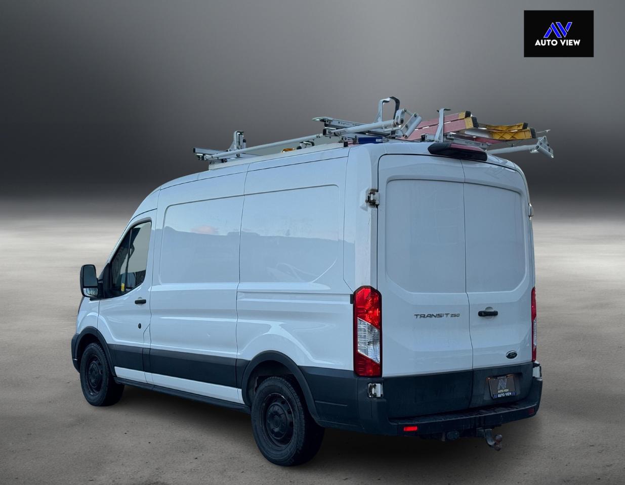 2020 Ford Transit Cargo Van 130" WB MED ROOF **WELL SERVICED** - Photo #8