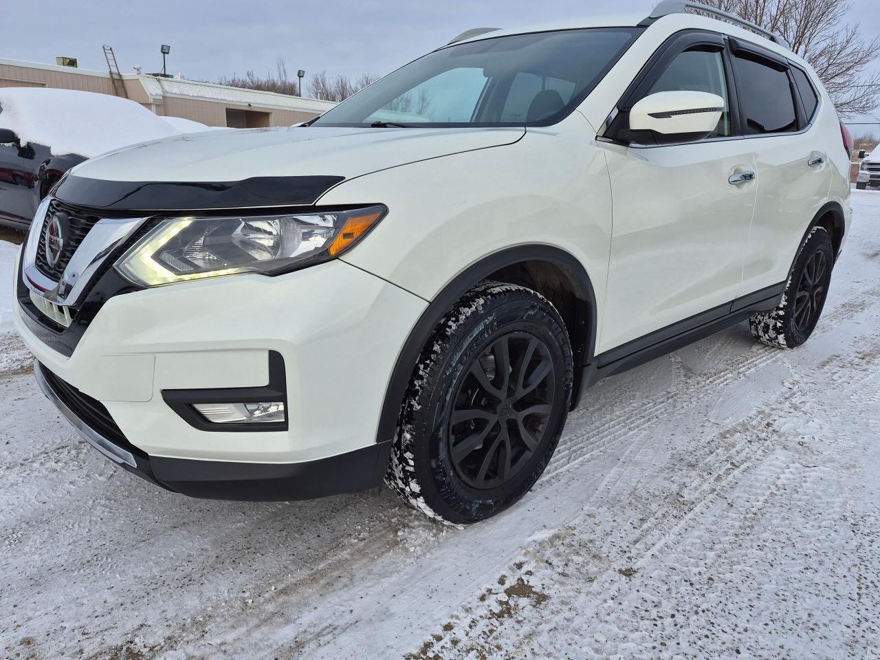 2018 Nissan Rogue SV AWD Htd Seats, Remote Start, Blindspot Det