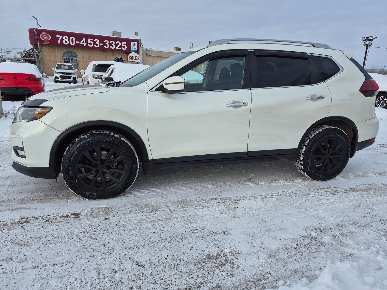 2018 Nissan Rogue SV AWD Htd Seats, Remote Start, Blindspot Det - Photo #4