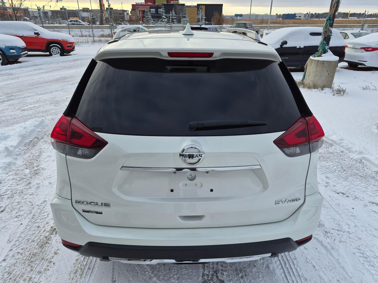 2018 Nissan Rogue SV AWD Htd Seats, Remote Start, Blindspot Det - Photo #6