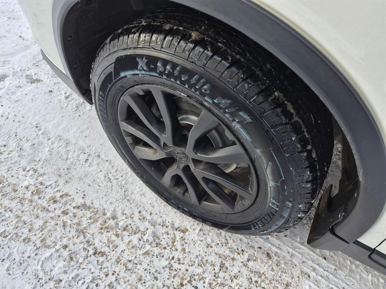 2018 Nissan Rogue SV AWD Htd Seats, Remote Start, Blindspot Det - Photo #11