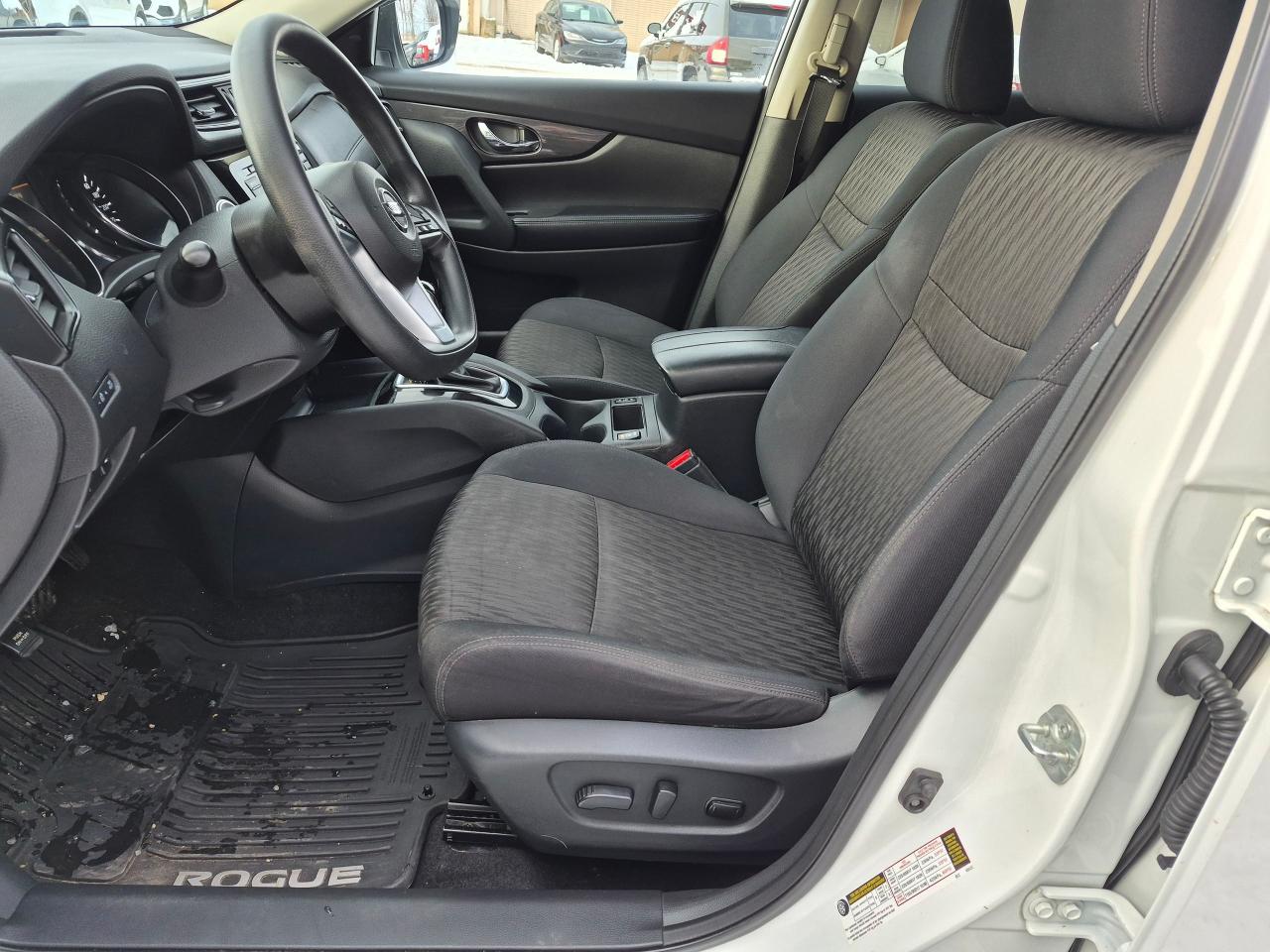 2018 Nissan Rogue SV AWD Htd Seats, Remote Start, Blindspot Det - Photo #15
