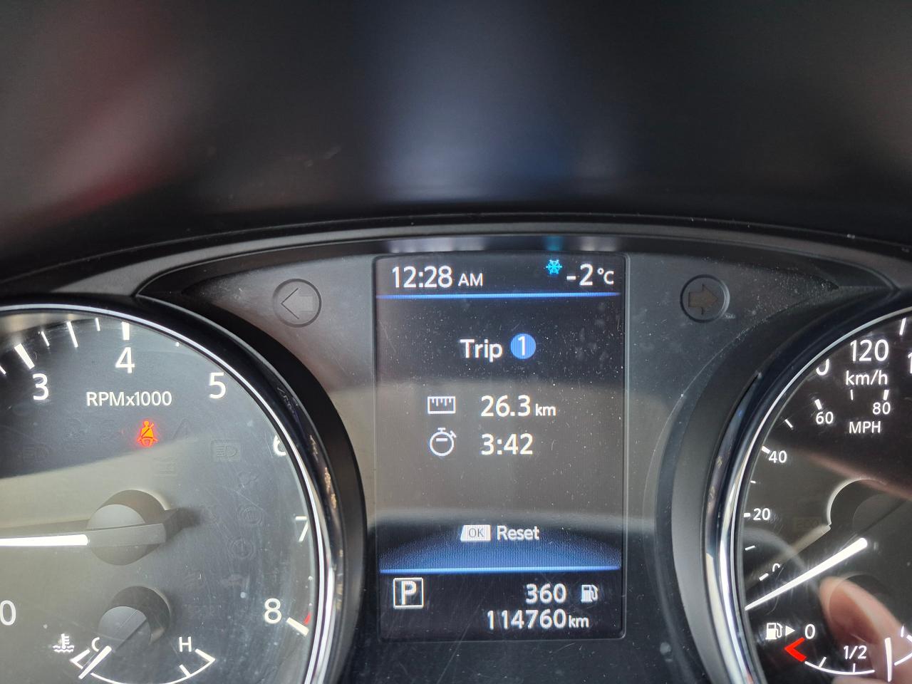 2018 Nissan Rogue SV AWD Htd Seats, Remote Start, Blindspot Det - Photo #13