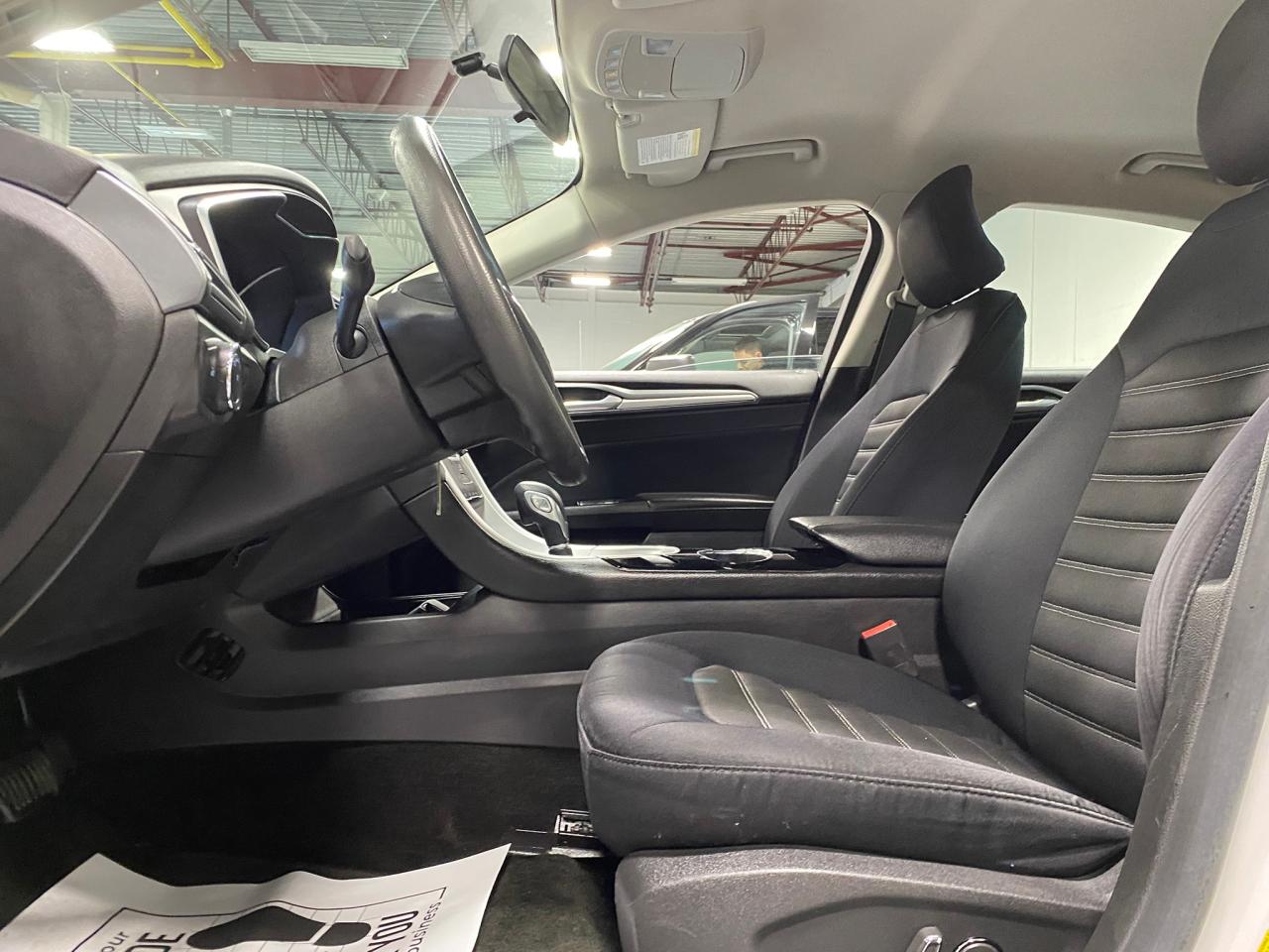 2015 Ford Fusion SE - Photo #12