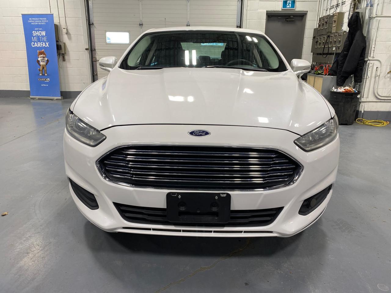 2015 Ford Fusion SE - Photo #8