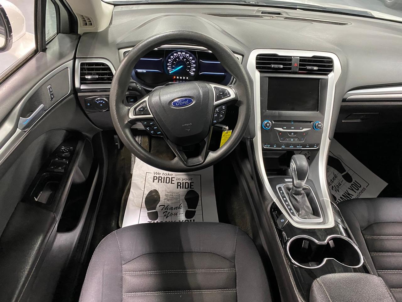 2015 Ford Fusion SE - Photo #13