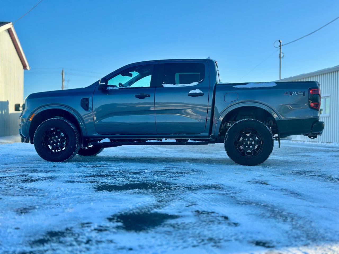 2025 Ford Ranger XLT 4WD SuperCrew 5' Box Photo3