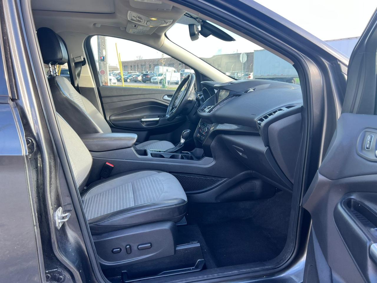 2017 Ford Escape Titanium - Photo #13