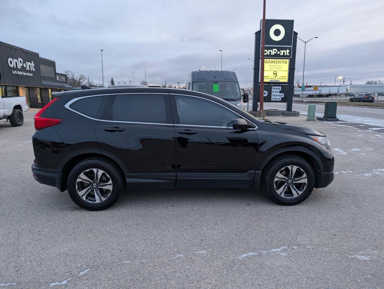 2017 Honda CR-V LX | MB OWNED | GOOD SERVICE RECORDS - Photo #3