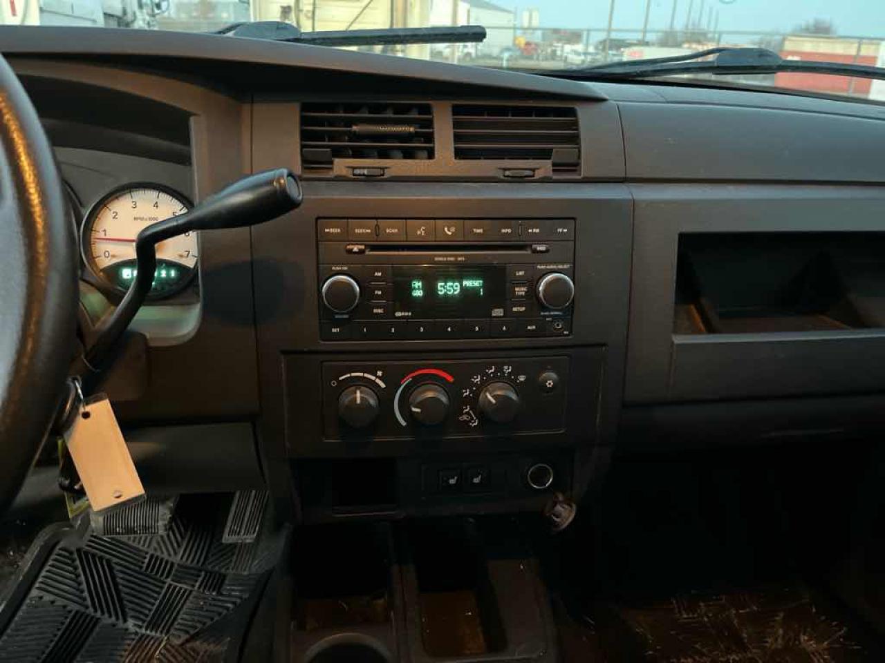 2008 Dodge Dakota SXT - Photo #10