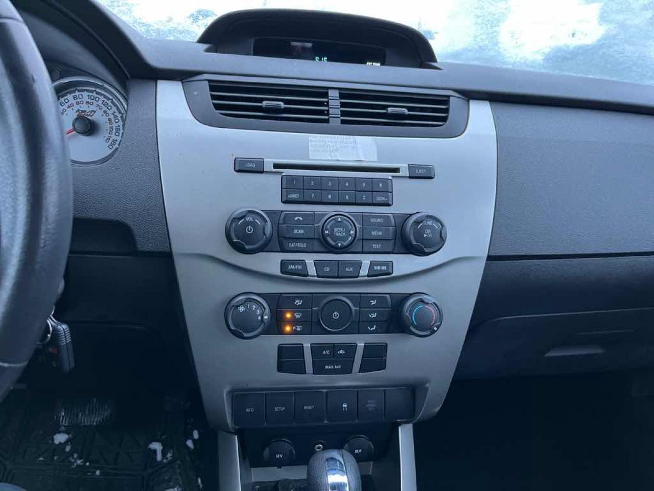 2011 Ford Focus SE Photo