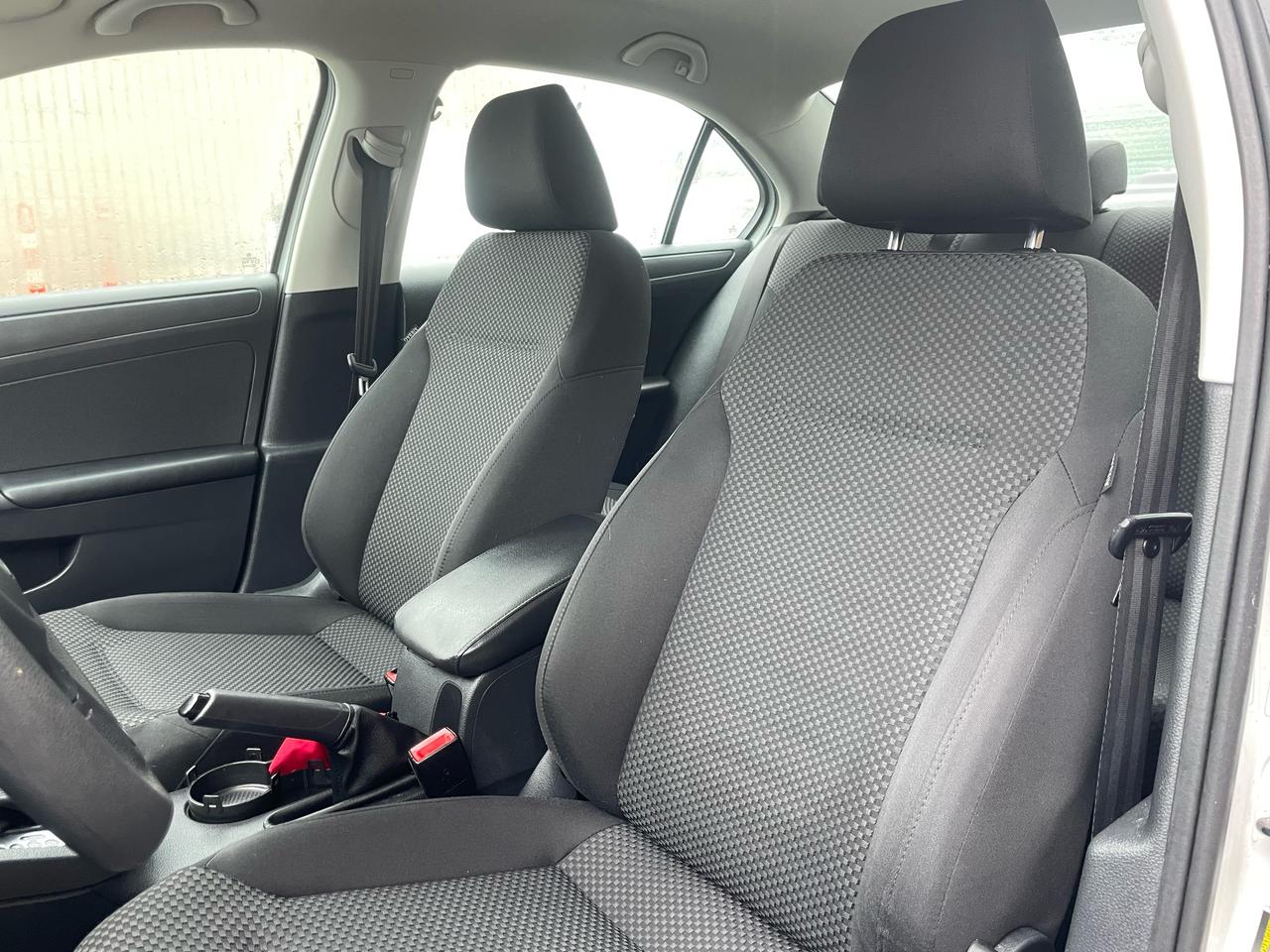 2014 Volkswagen Jetta Trendline+FINANCING AVAILABLE Photo9