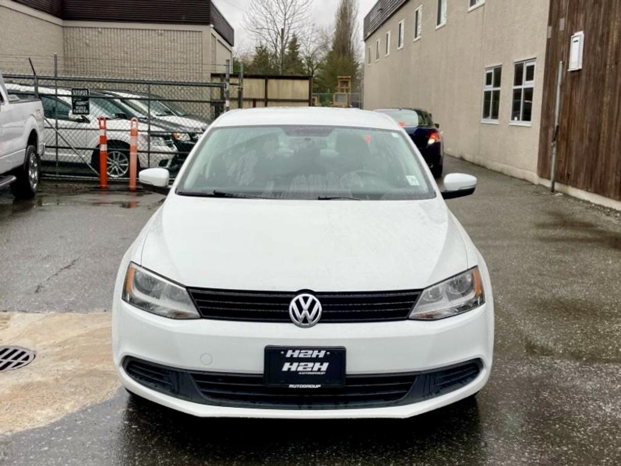 2014 Volkswagen Jetta Trendline+FINANCING AVAILABLE Photo2