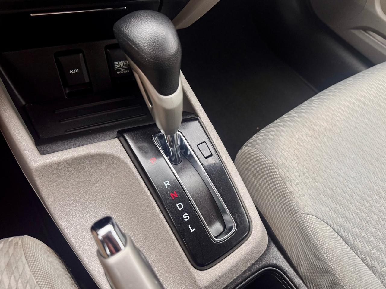 2014 Honda Civic LX FINANCING AVAILABLE Photo12