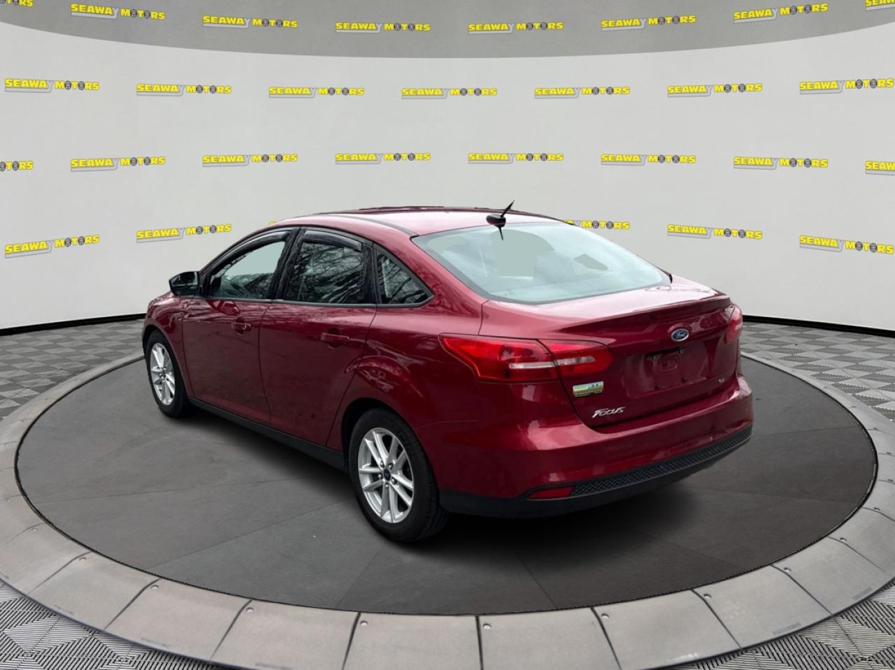 2017 Ford Focus SE - Photo #5