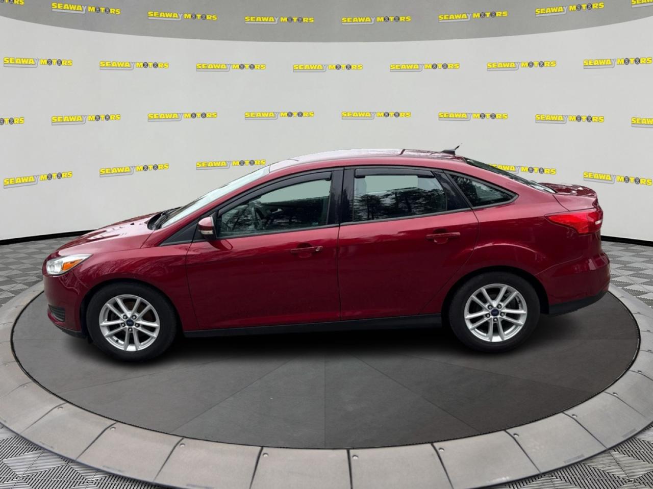 2017 Ford Focus SE - Photo #6