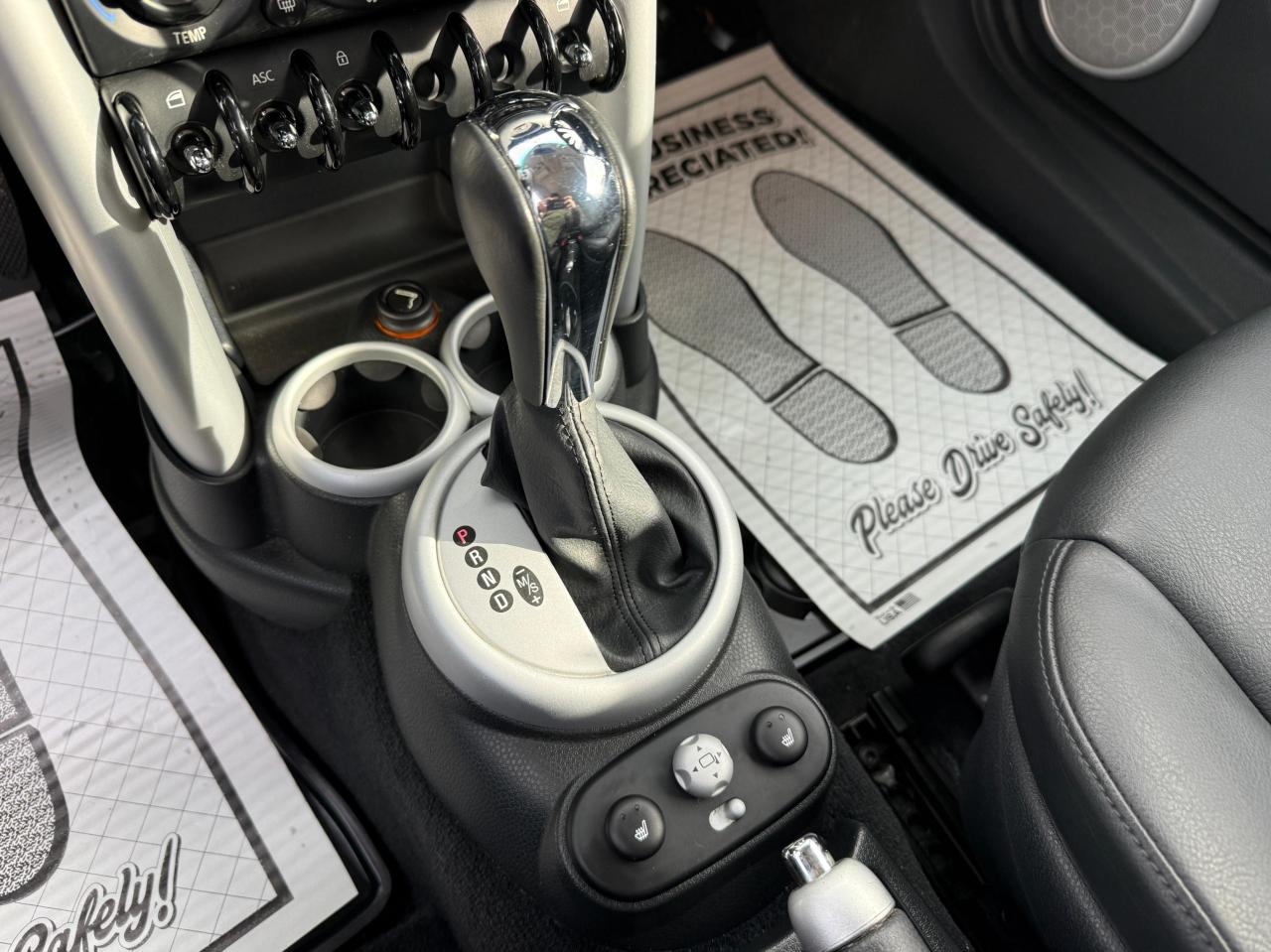 2005 MINI Cooper Hardtop 2dr Cpe Photo