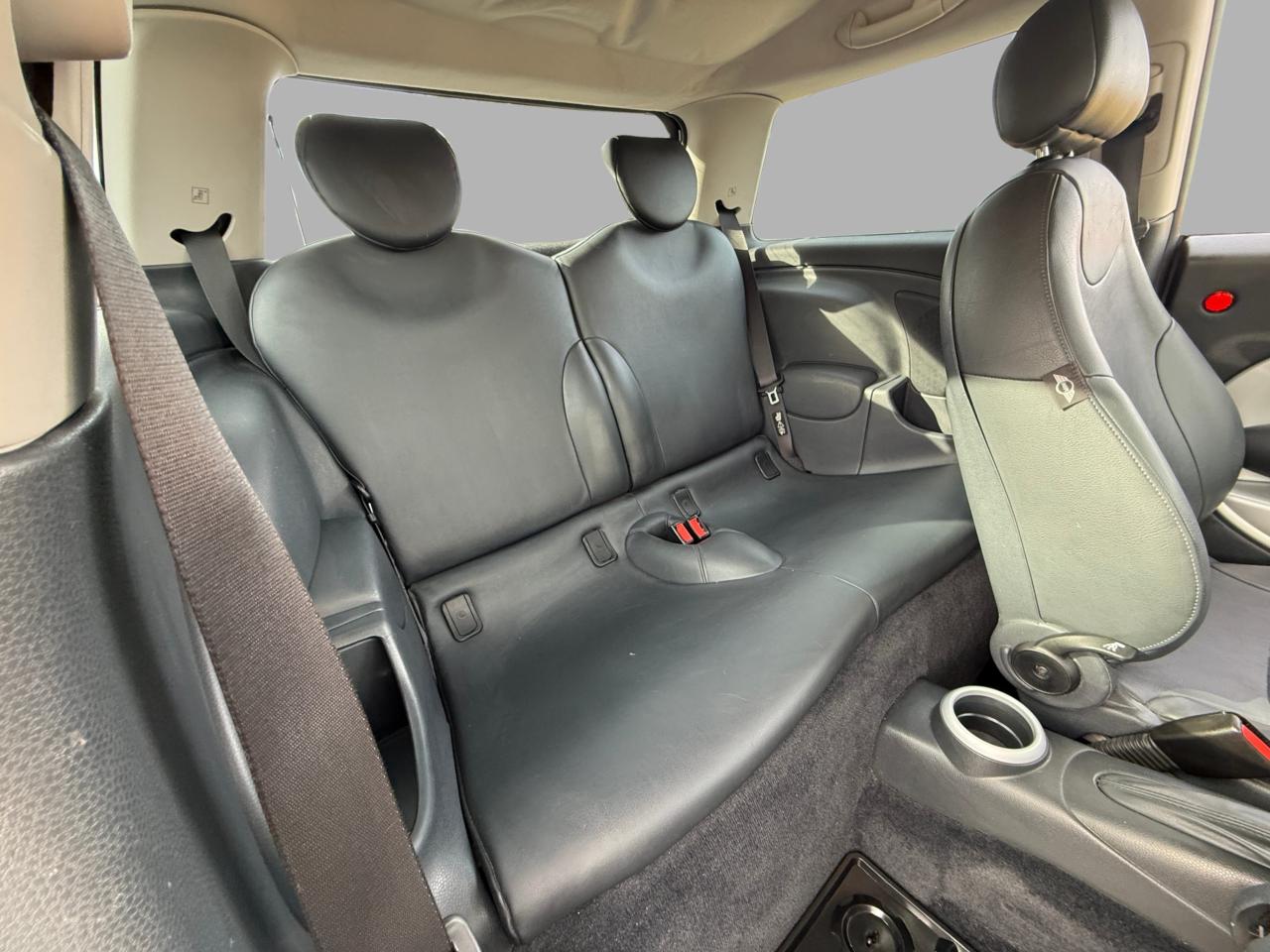 2005 MINI Cooper Hardtop 2dr Cpe Photo