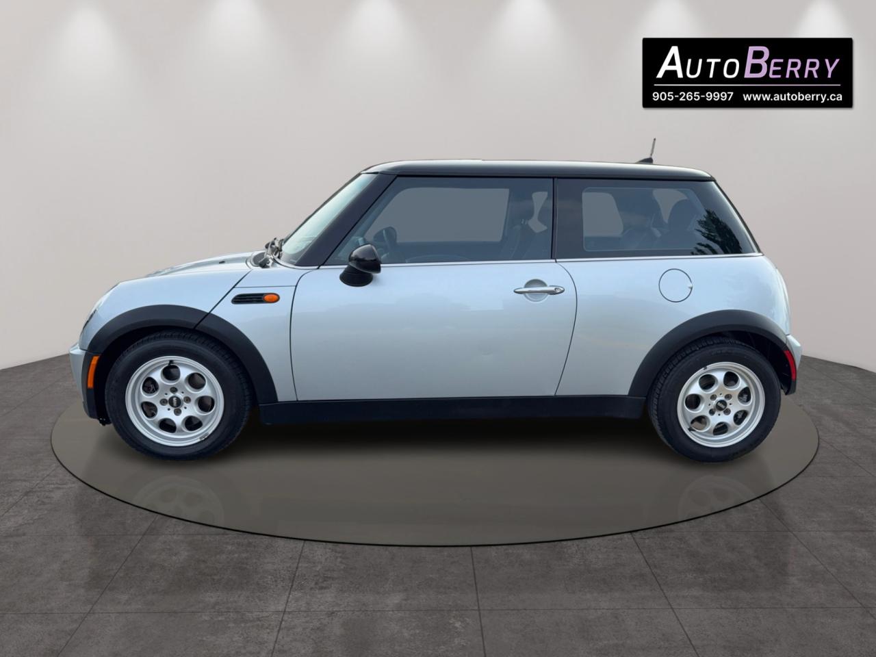 2005 MINI Cooper Hardtop 2dr Cpe Photo4