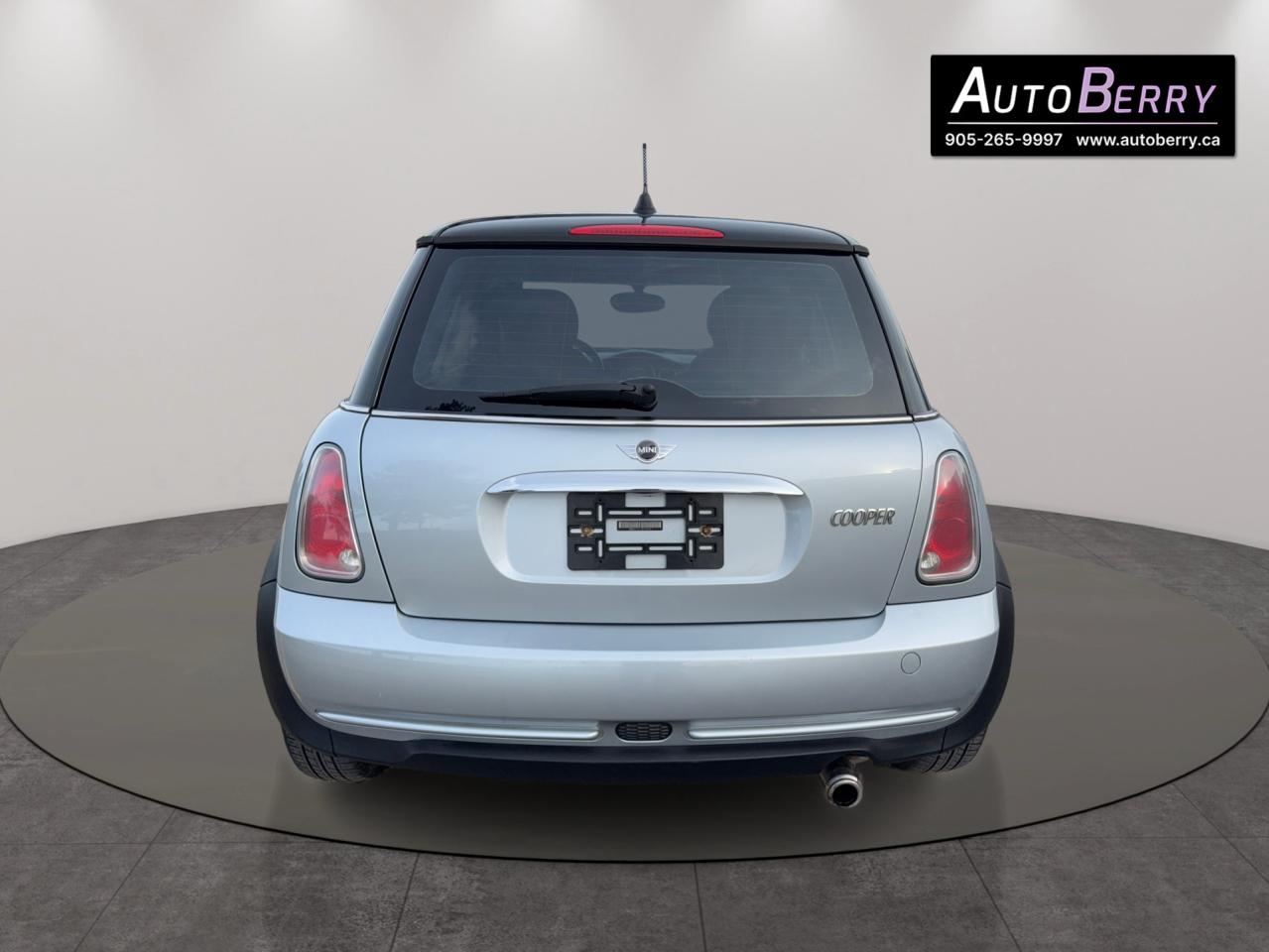 2005 MINI Cooper Hardtop 2dr Cpe Photo