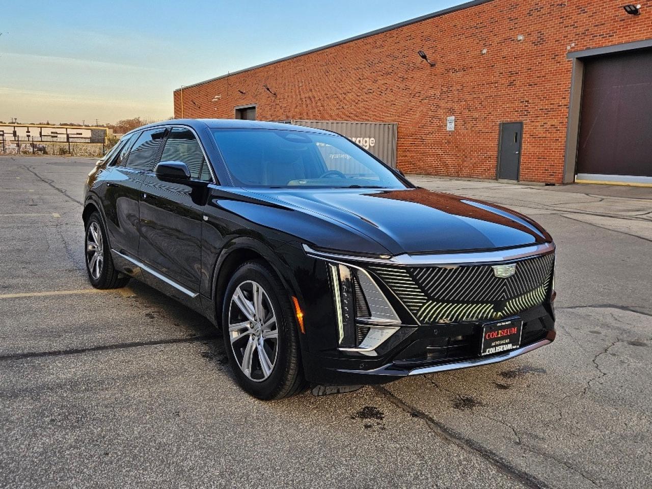 2024 Cadillac LYRIQ TECH-ELECTRIC-500KM RANGE-LEATHER-PANO ROOF Photo